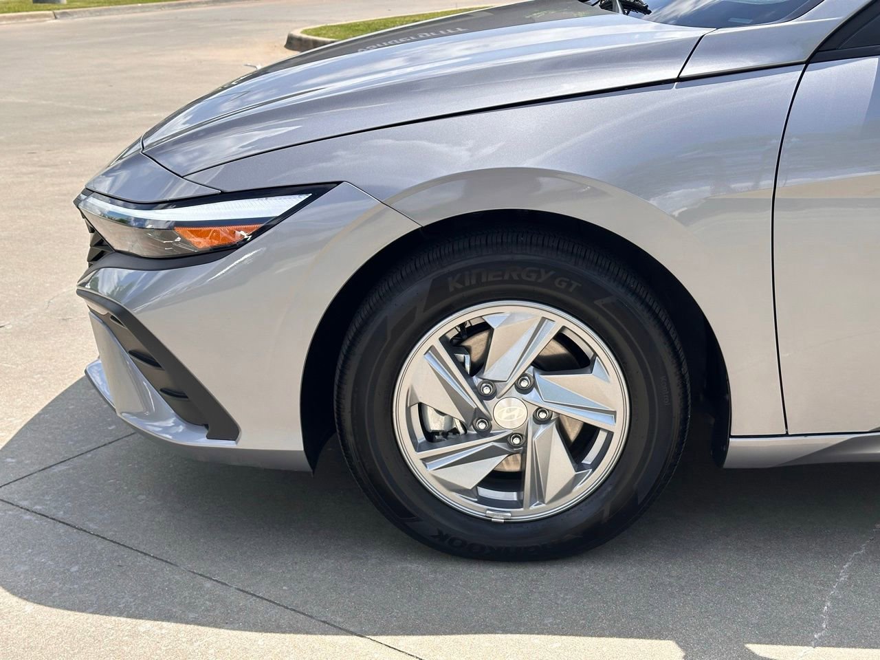 Certified 2026 Hyundai Elantra SE FWD image 10