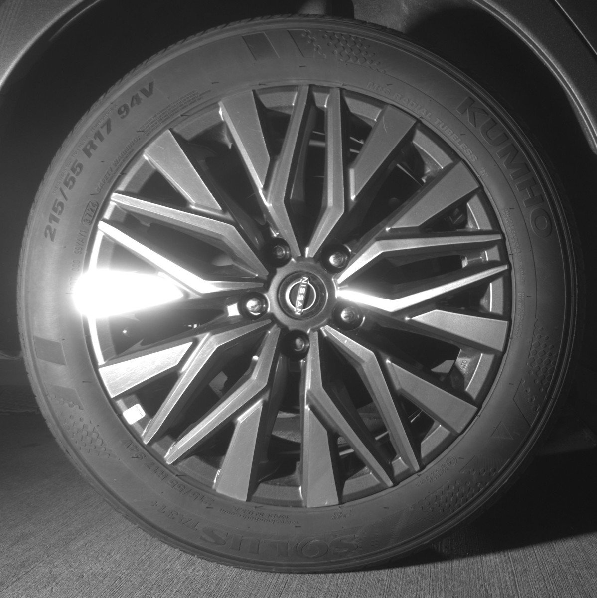 Used 2025 Nissan Altima 2.5 SV FWD image 15