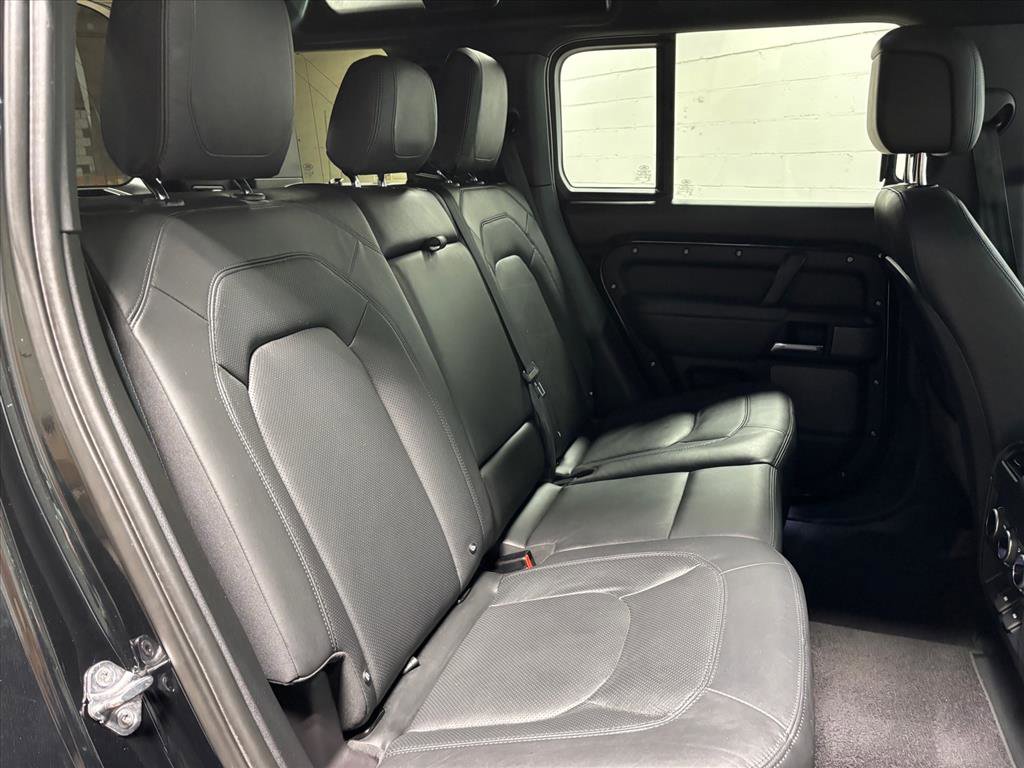 Used 2023 Land Rover Defender 110 V8 image 39