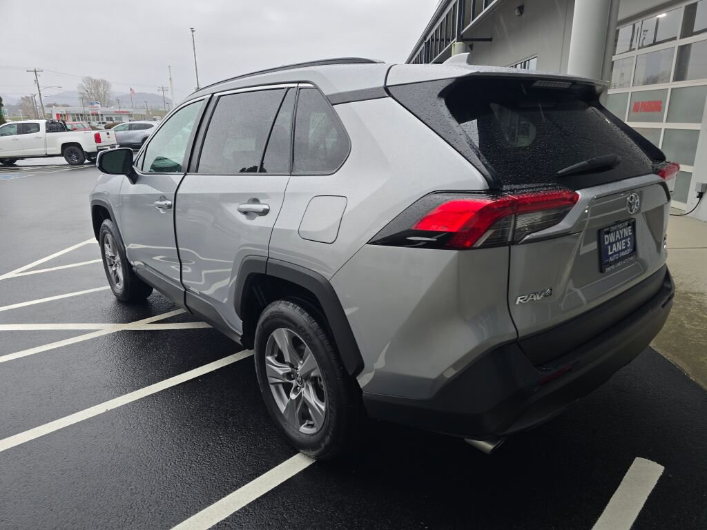 Used 2024 Toyota RAV4 XLE w/ Convenience Package image 7
