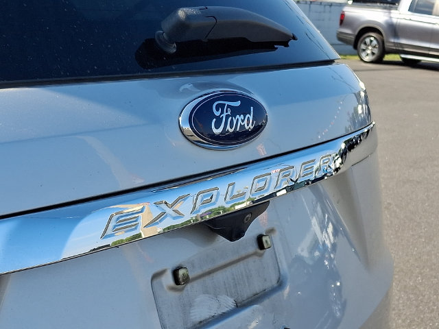 Used 2017 Ford Explorer Limited w/ Equipment Group 301A FWD image 30