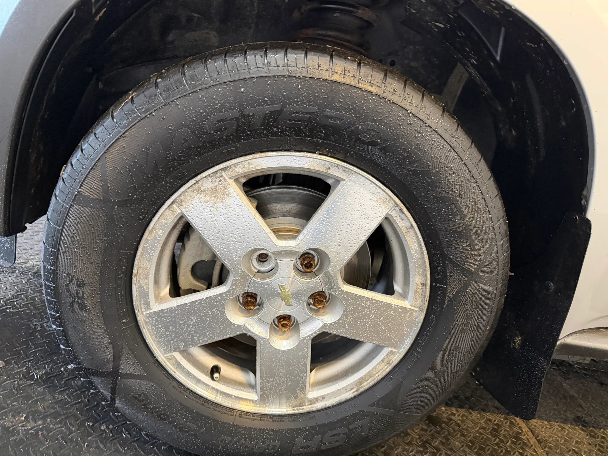 Used 2005 Chevrolet Equinox LS w/ Preferred Equipment Group AWD/4WD image 35