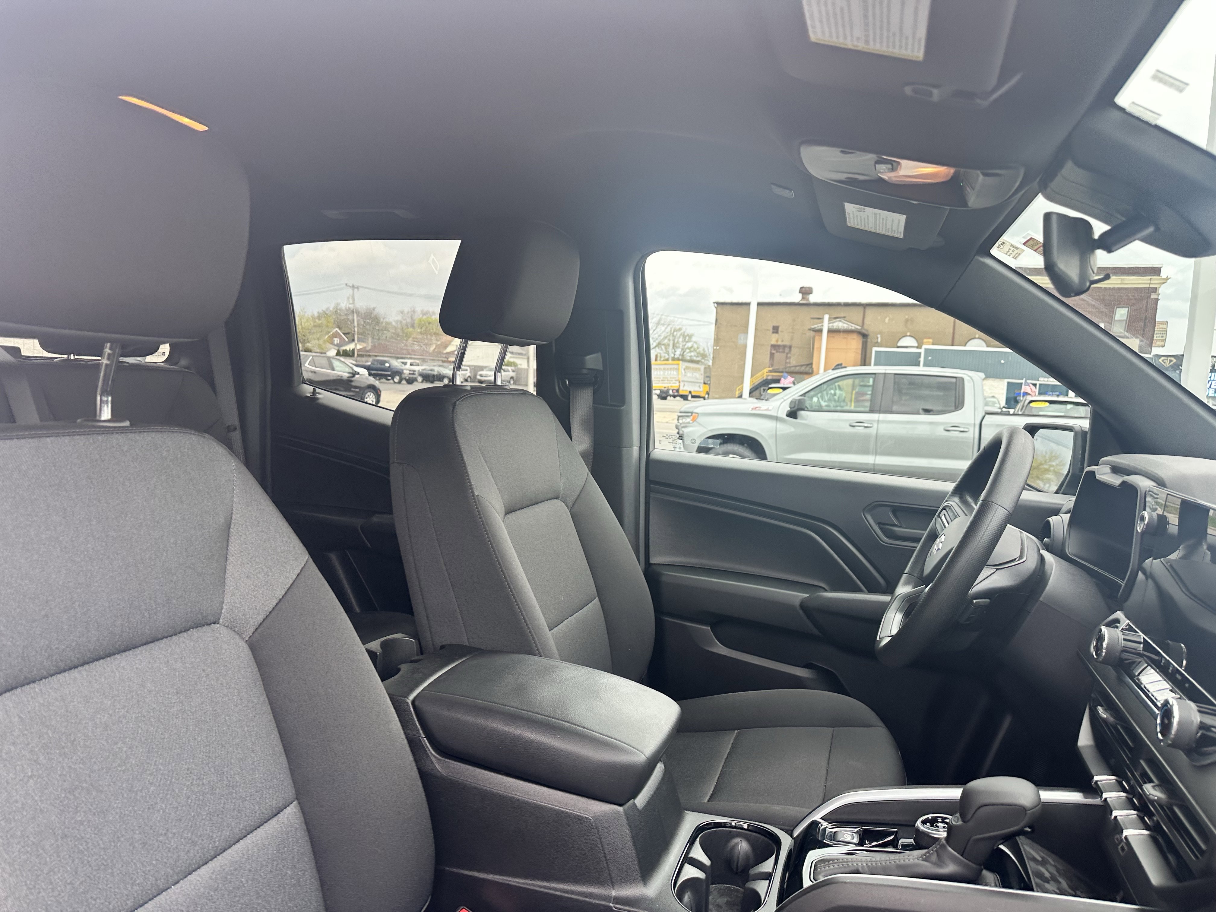 Used 2024 Chevrolet Colorado Trail Boss w/ Technology Package image 12