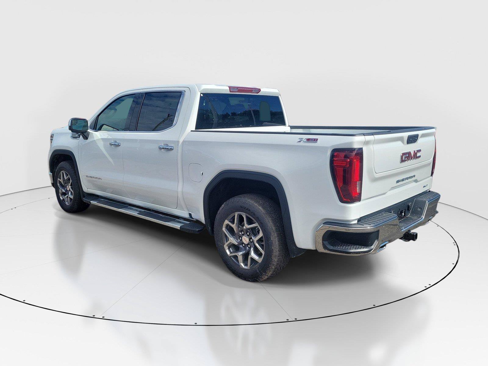 New 2026 GMC Sierra 1500 SLT w/ SLT Premium Package AWD/4WD image 3