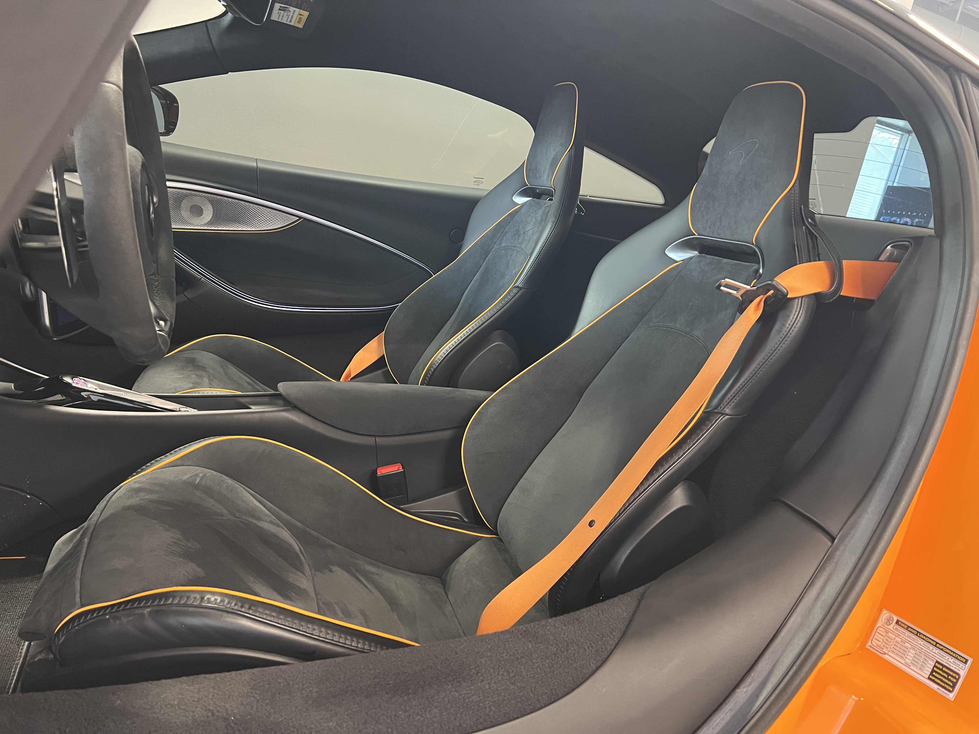 Used 2023 McLaren Artura image 15