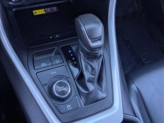 Used 2022 Toyota RAV4 XLE Premium image 12