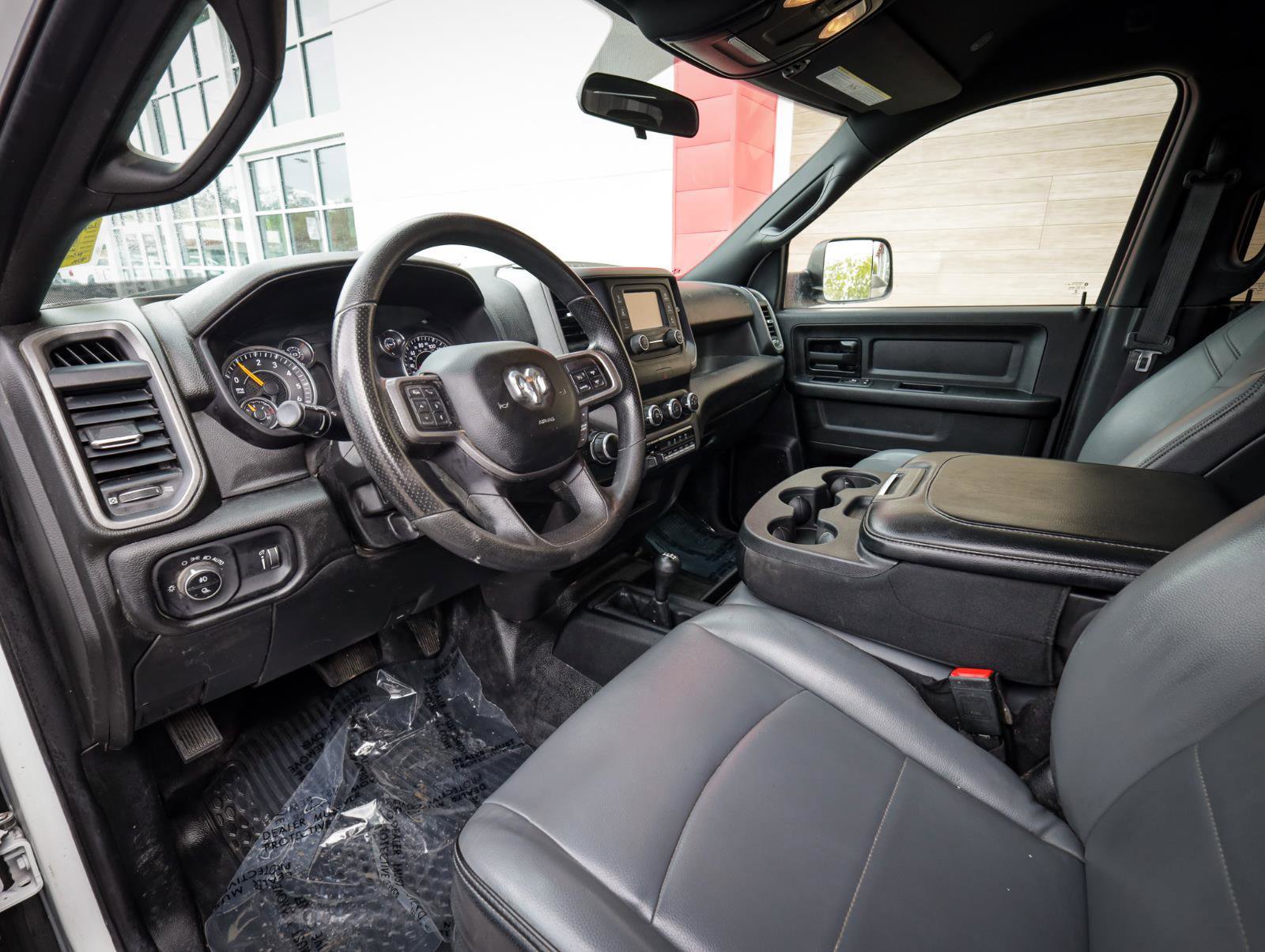 Used 2022 RAM 2500 Tradesman w/ Chrome Appearance Group AWD/4WD image 12