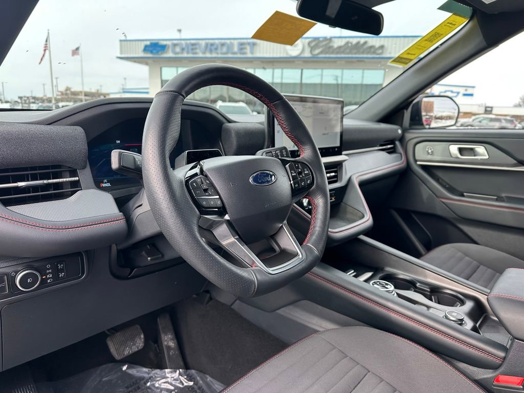 Used 2025 Ford Explorer ST-Line AWD/4WD image 30