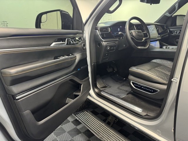 Used 2024 Jeep Grand Wagoneer Series III w/ Rear-Seat Entertainment Group image 10