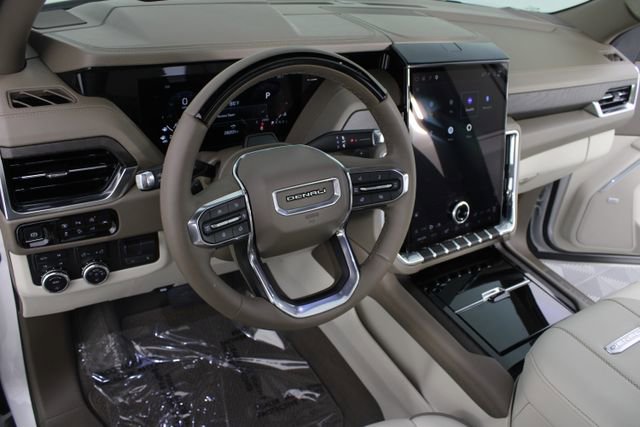 Used 2025 GMC Yukon Denali w/ Denali Reserve Package image 11