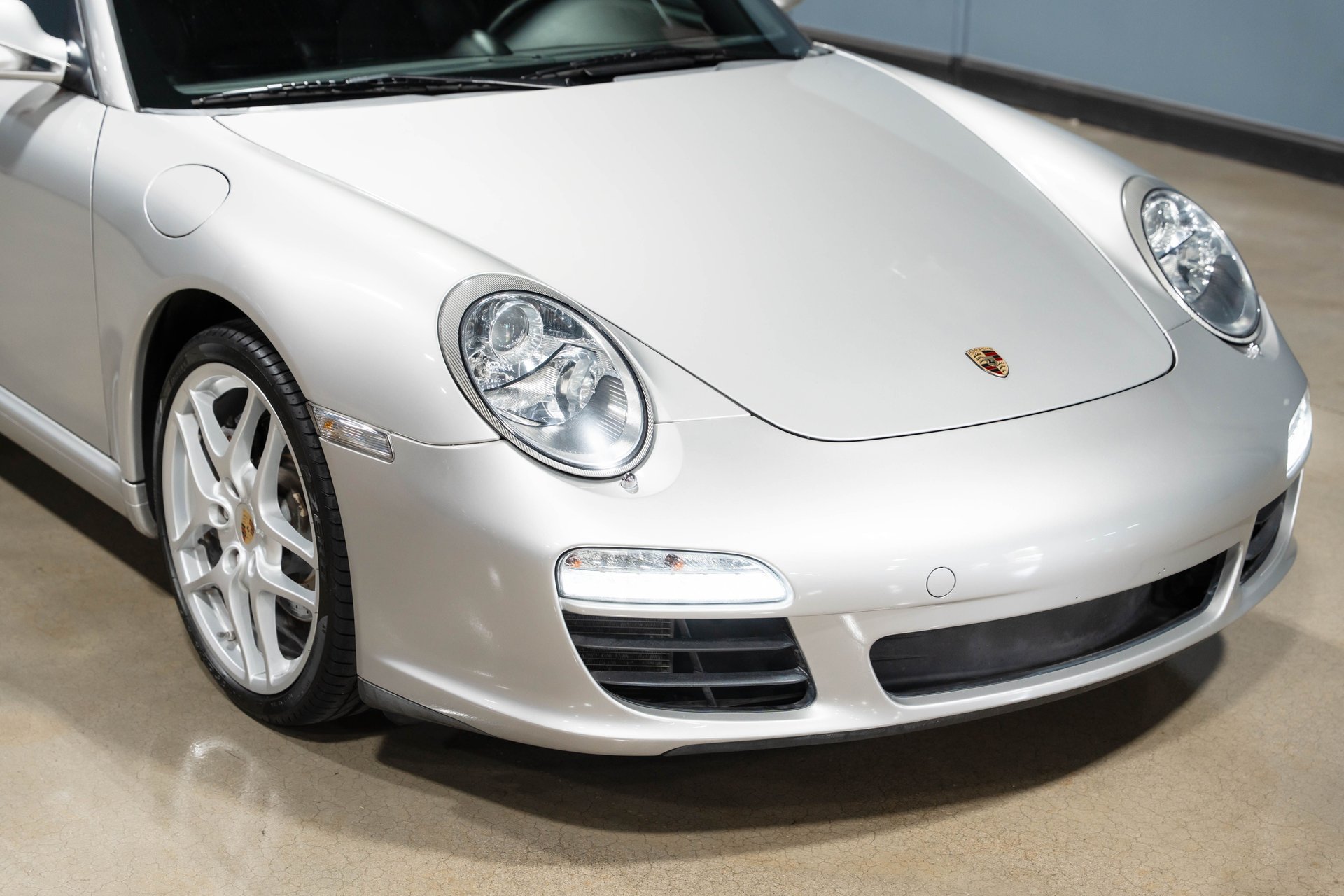 Used 2009 Porsche 911 Carrera RWD image 19