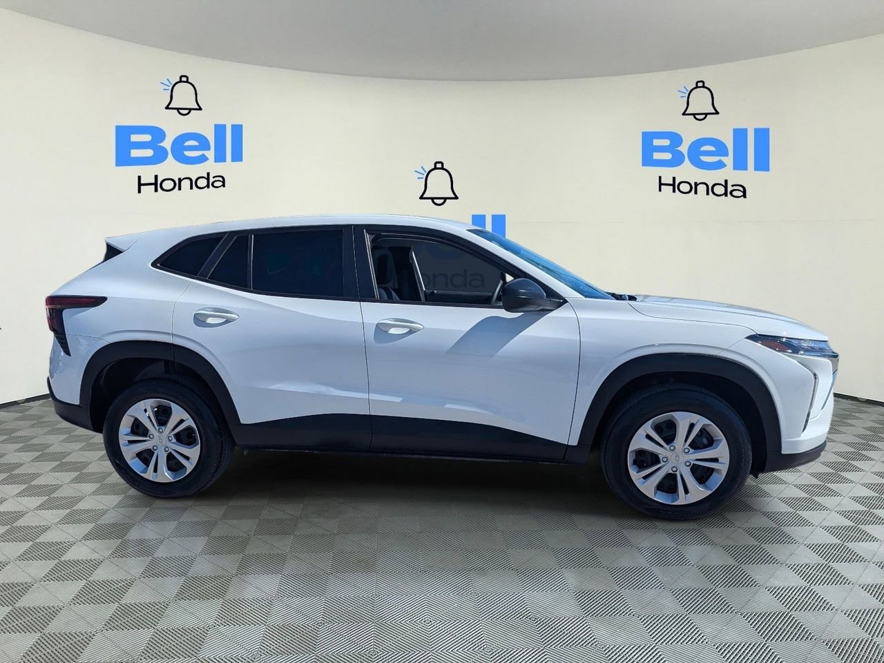 Used 2025 Chevrolet Trax LS image 5