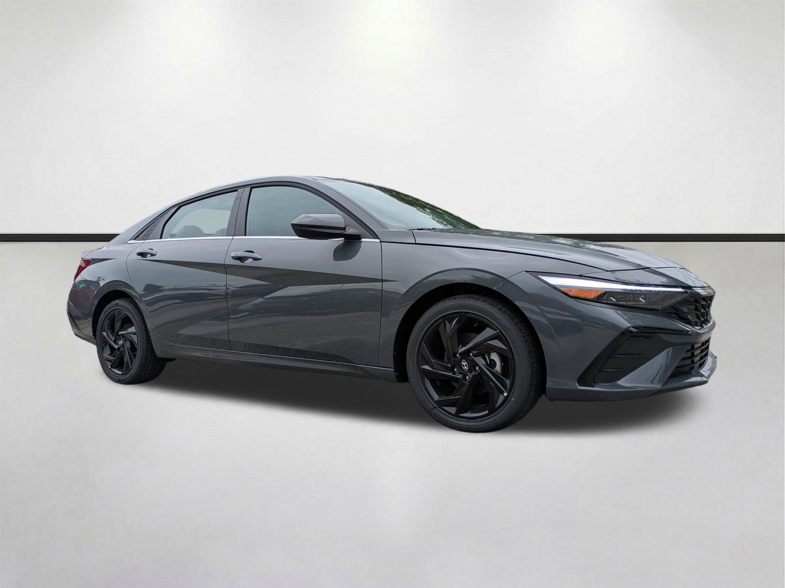 New 2026 Hyundai Elantra SEL Sport Premium FWD image 2
