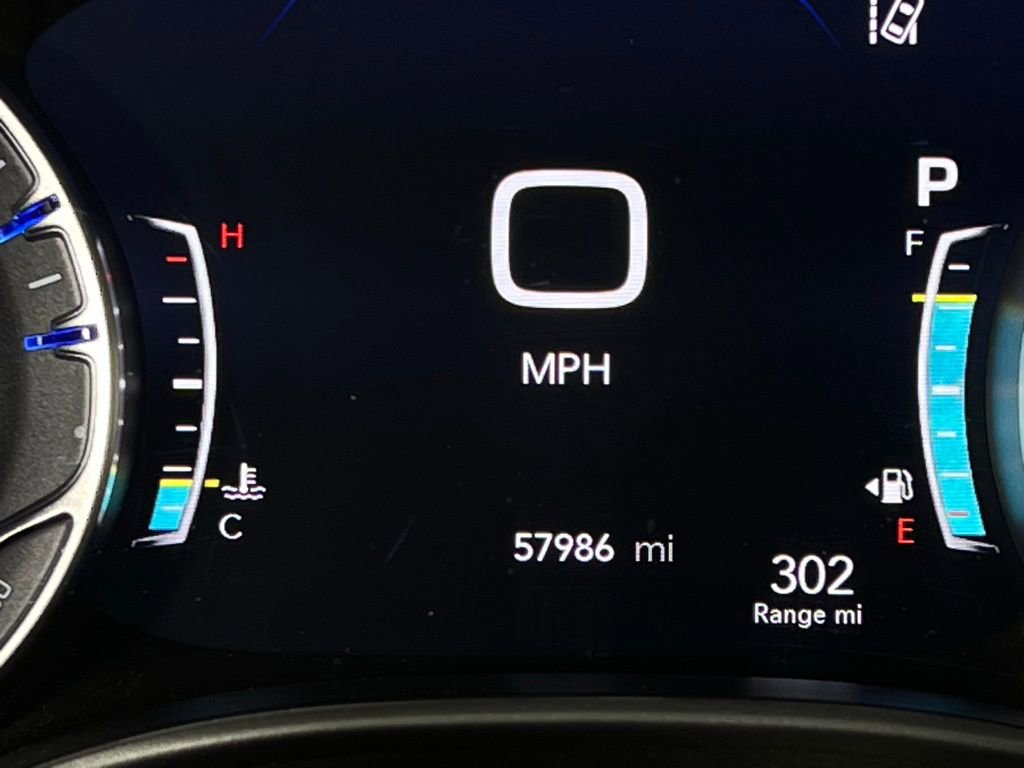 Used 2024 Chrysler Pacifica Touring-L image 16