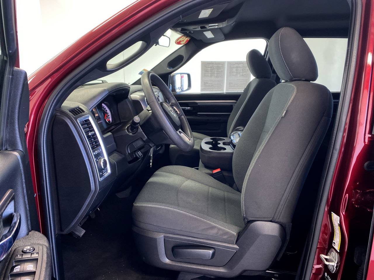 Used 2024 RAM 1500 Warlock RWD image 16