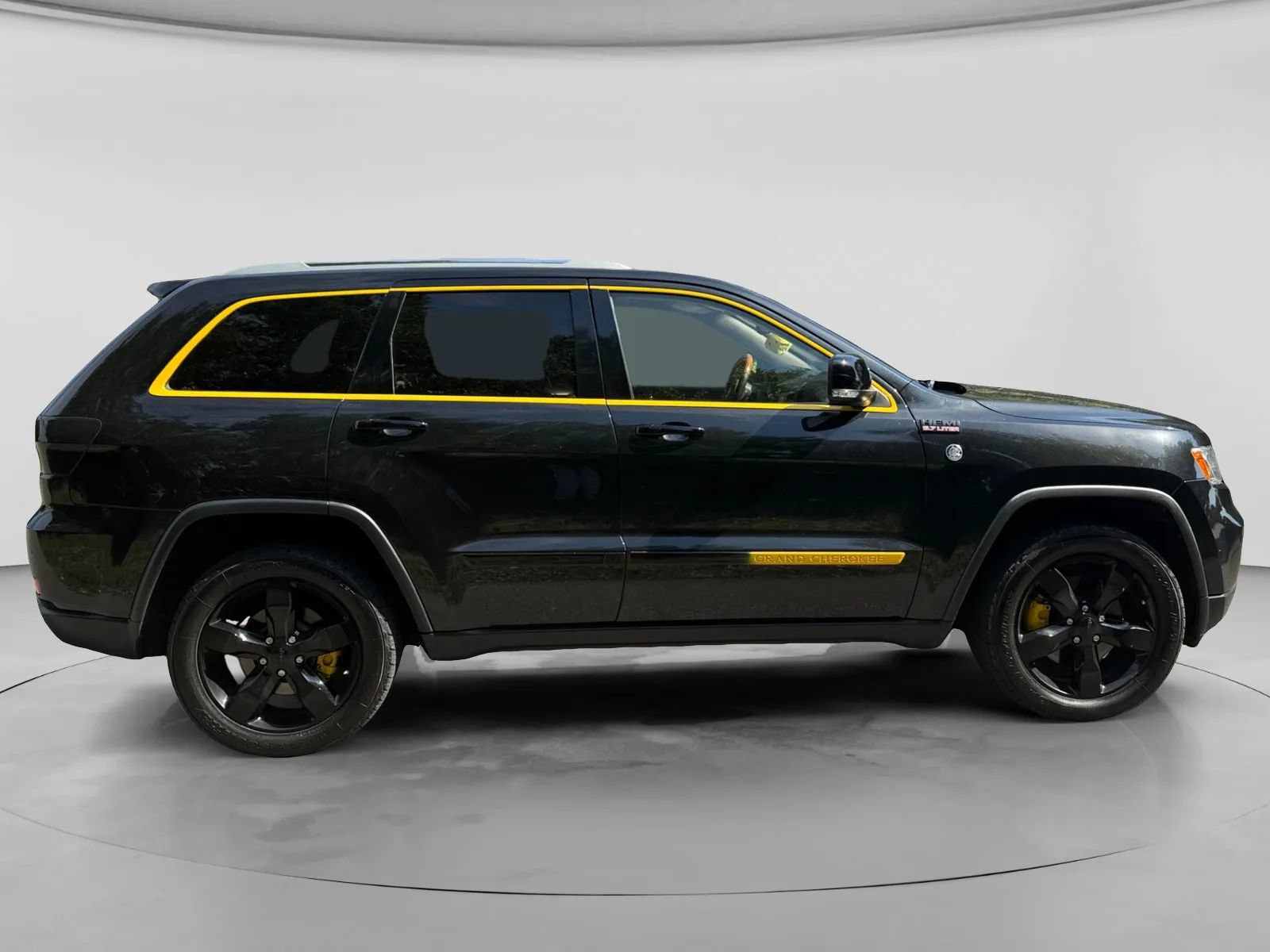 Used 2012 Jeep Grand Cherokee Overland AWD/4WD image 6