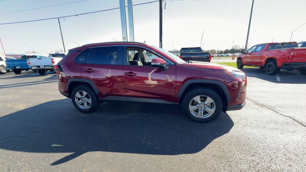 Used 2022 Toyota RAV4 XLE w/ Convenience Package image 9