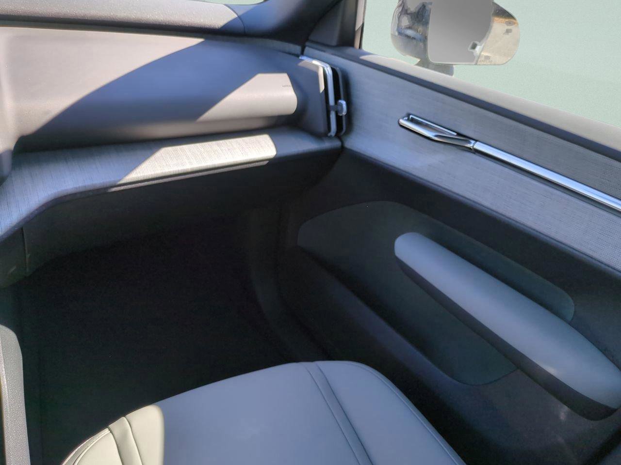 New 2026 Volvo EX30 Cross Country Ultra image 13