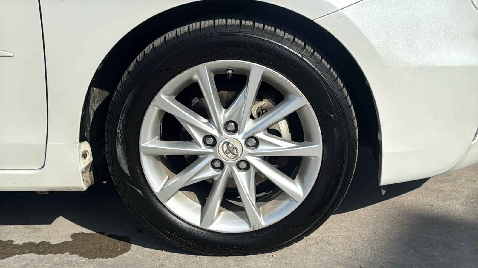 Used 2013 Toyota Prius V image 30