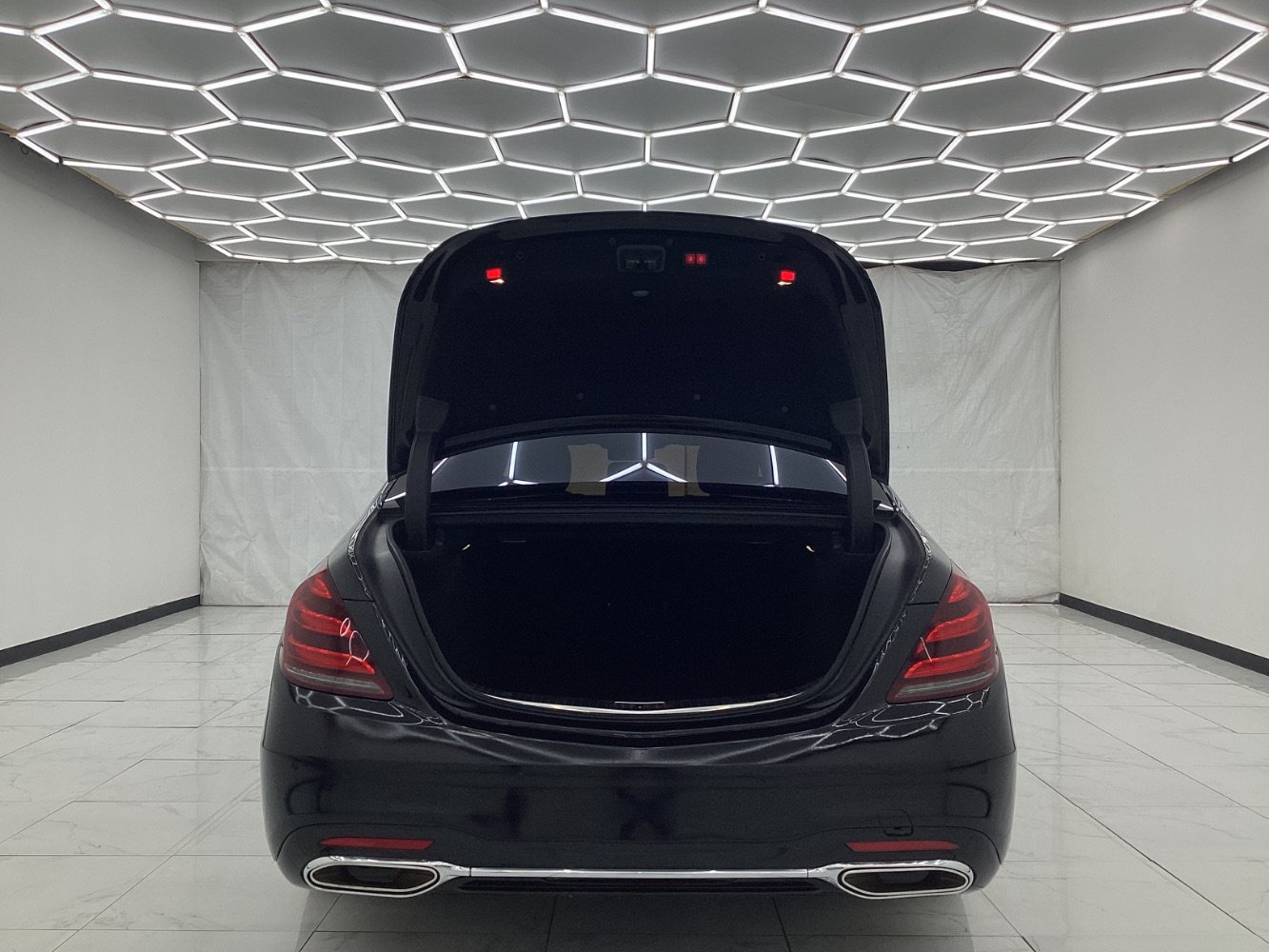 Used 2018 Mercedes-Benz S 560 4MATIC Sedan image 47