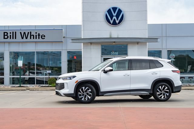 New 2026 Volkswagen Tiguan S FWD image 1