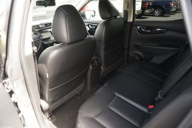 Used 2018 Nissan Rogue Sport SL w/ SL Premium Package FWD image 12