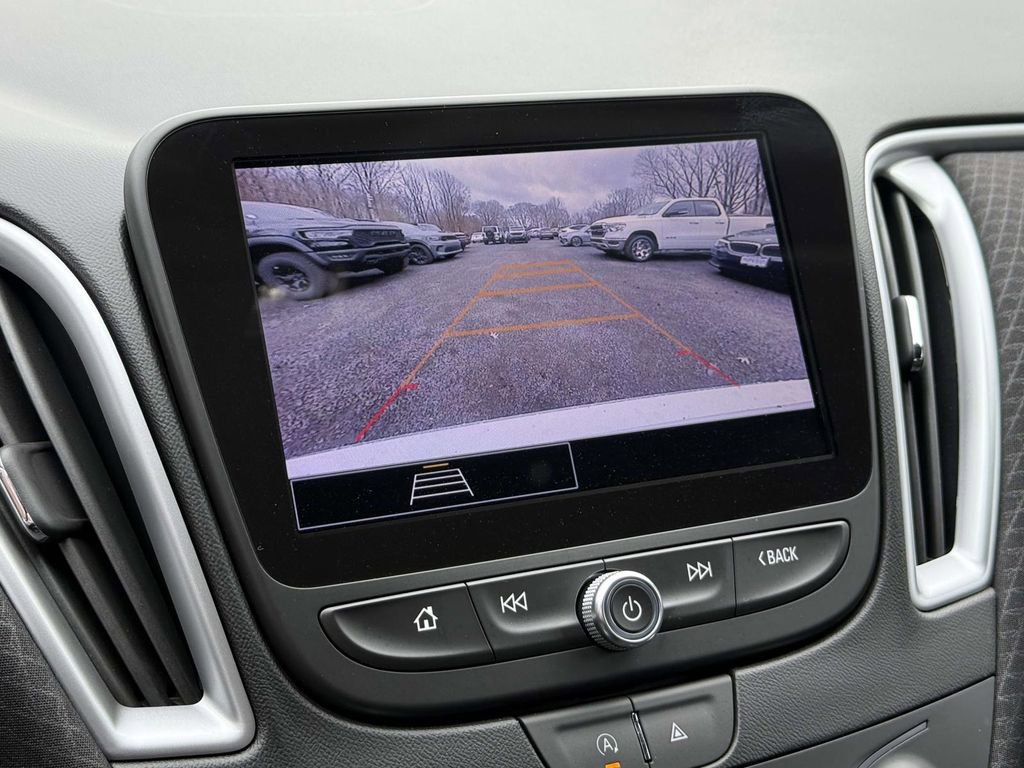 Used 2023 Chevrolet Malibu LT image 17