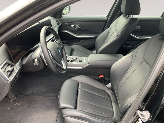 Used 2023 BMW 330i xDrive Sedan w/ Premium Package image 9