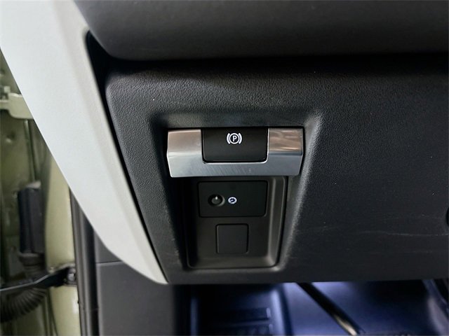 Used 2024 Land Rover Defender 110 S image 34