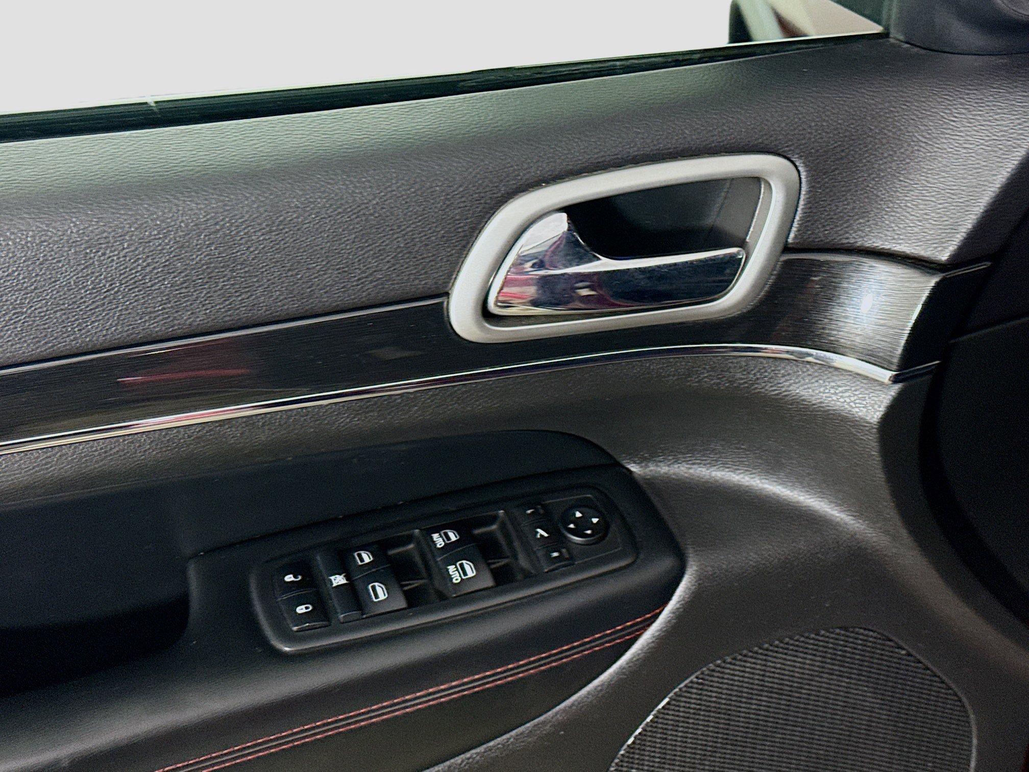 Used 2018 Jeep Grand Cherokee Trailhawk w/ Trailhawk Luxury Group image 24