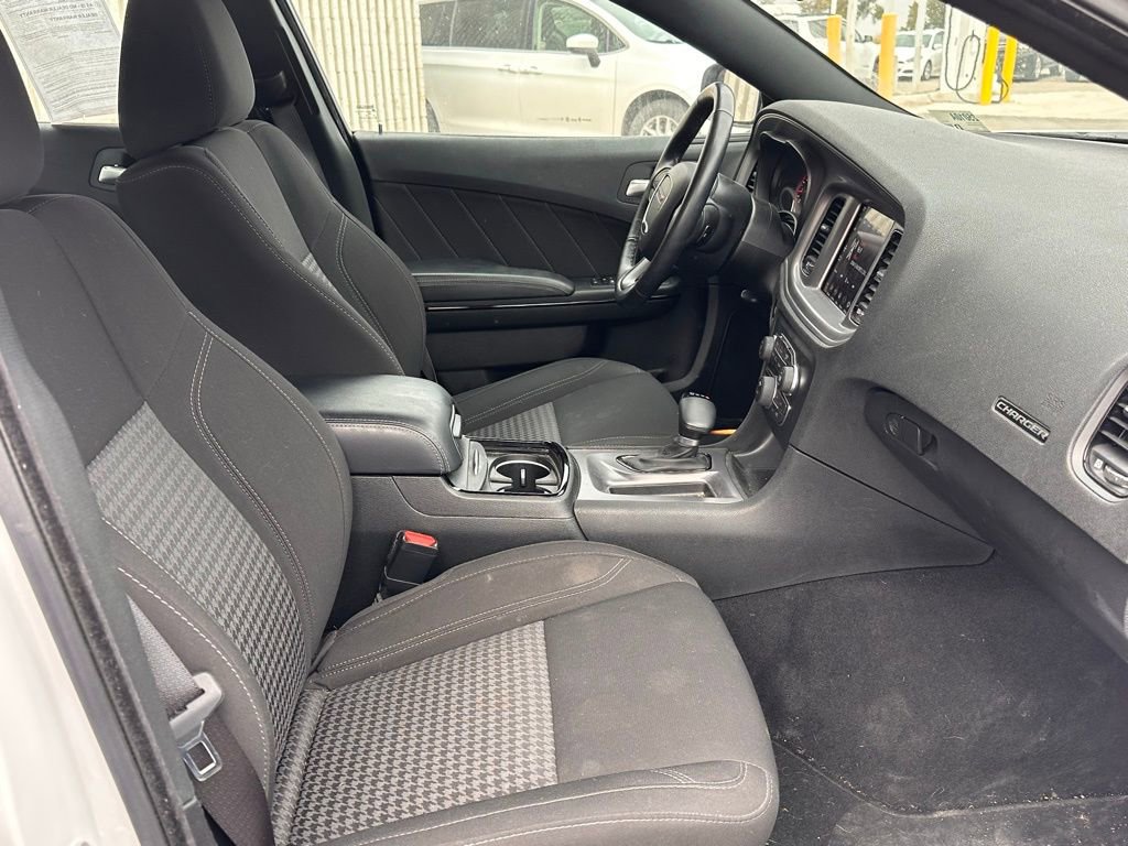 Used 2023 Dodge Charger SXT w/ Blacktop Package image 21