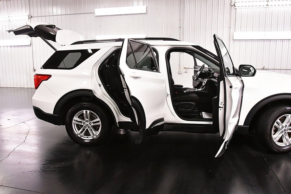 Used 2022 Ford Explorer XLT image 31