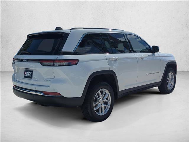 Used 2025 Jeep Grand Cherokee Laredo w/ Luxury Tech Group I RWD image 5