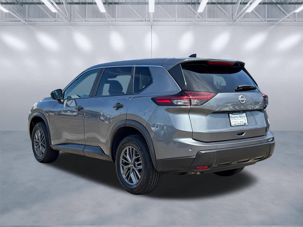 Used 2024 Nissan Rogue S FWD image 4
