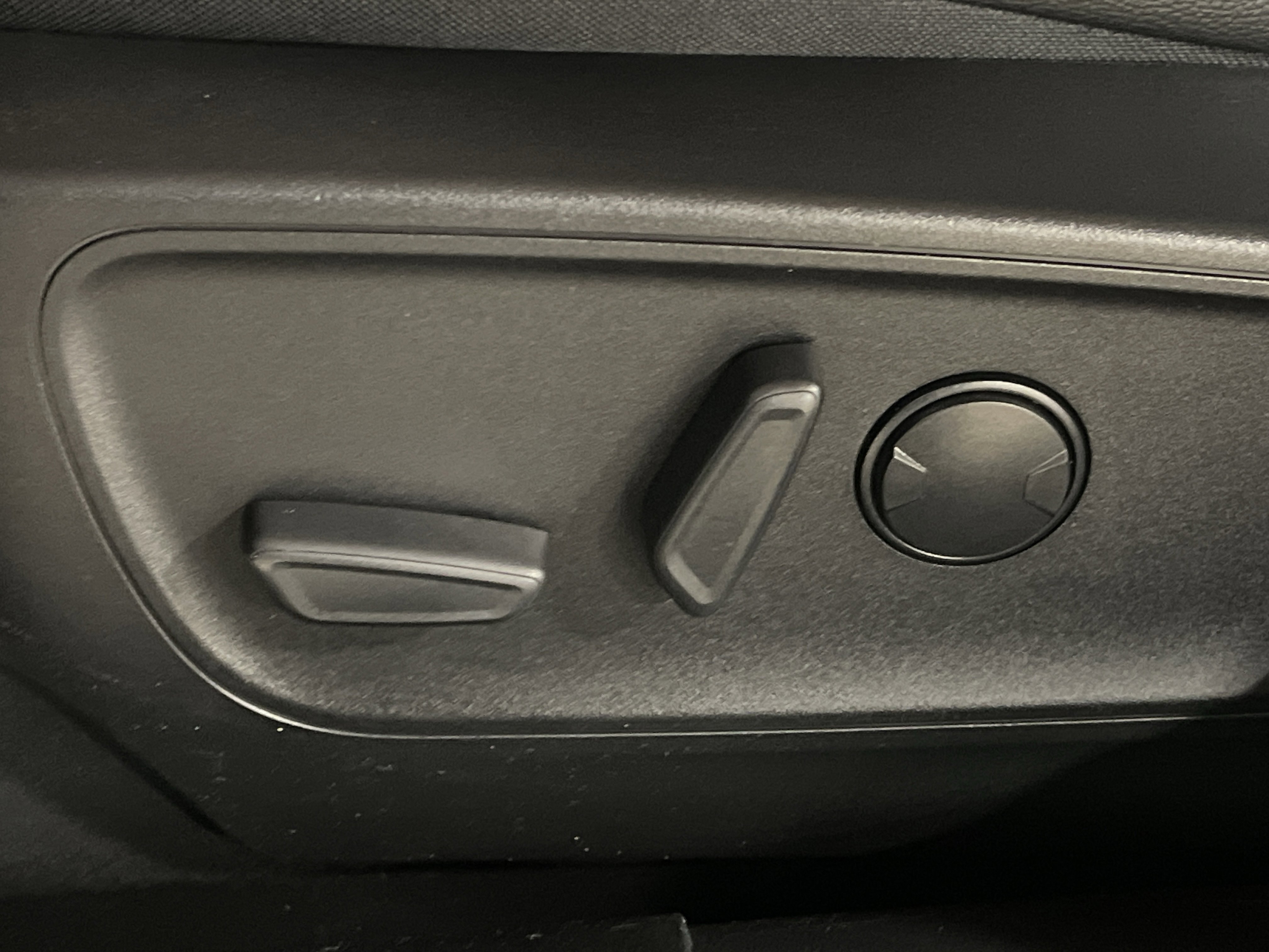 Used 2022 Ford Escape SEL image 10