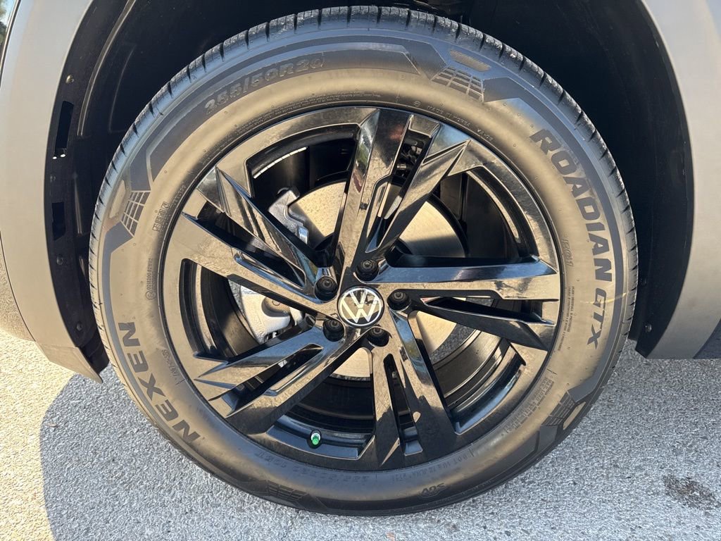 New 2026 Volkswagen Atlas Cross Sport SEL R-Line AWD/4WD image 9