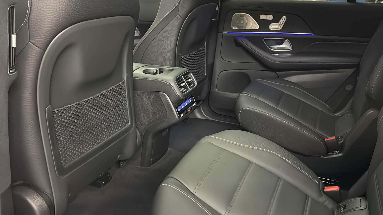 New 2026 Mercedes-Benz GLS 450 4MATIC image 32