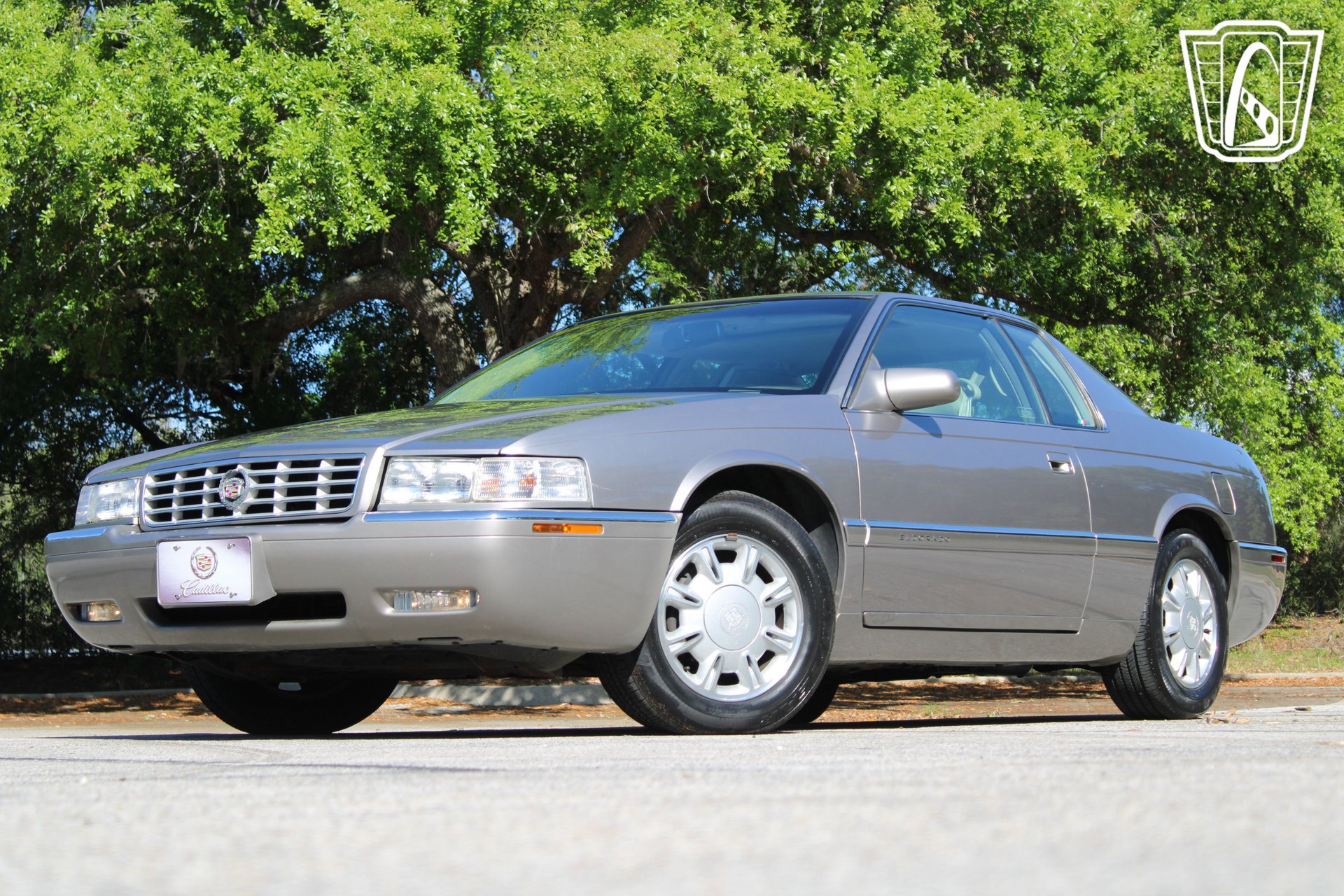 Used 1996 Cadillac Eldorado image 2
