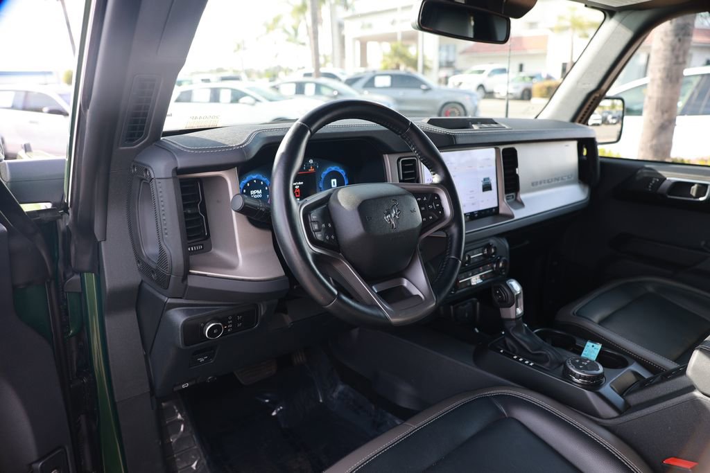 Used 2025 Ford Bronco Outer Banks image 16