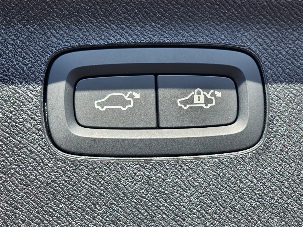 New 2026 Volvo XC90 B6 Ultra w/ Lounge Package image 32