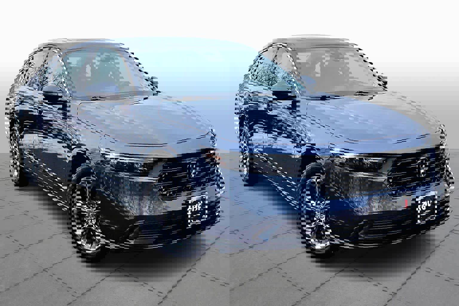 Used 2024 Honda Accord EX image 2