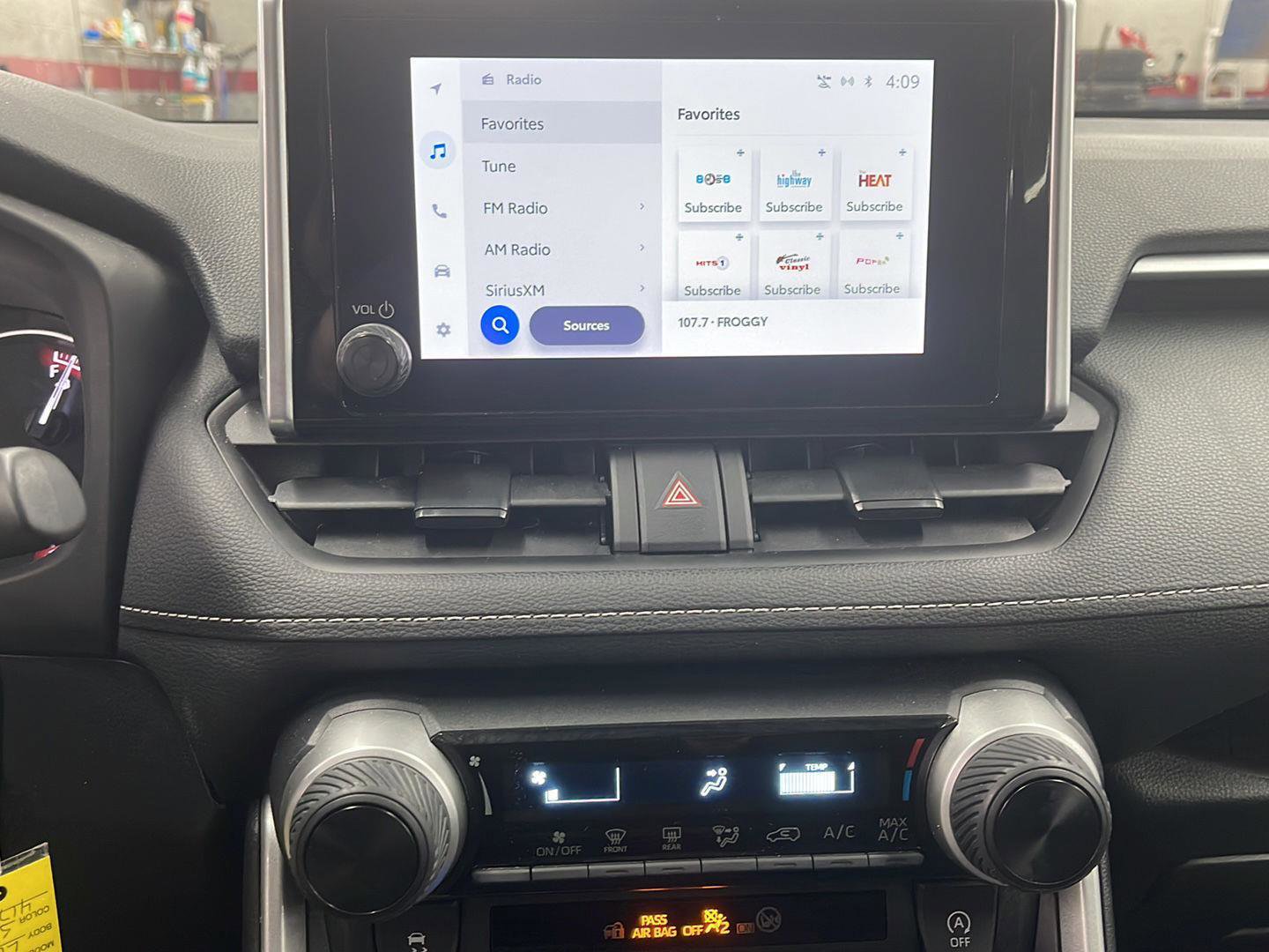 Used 2024 Toyota RAV4 LE image 9