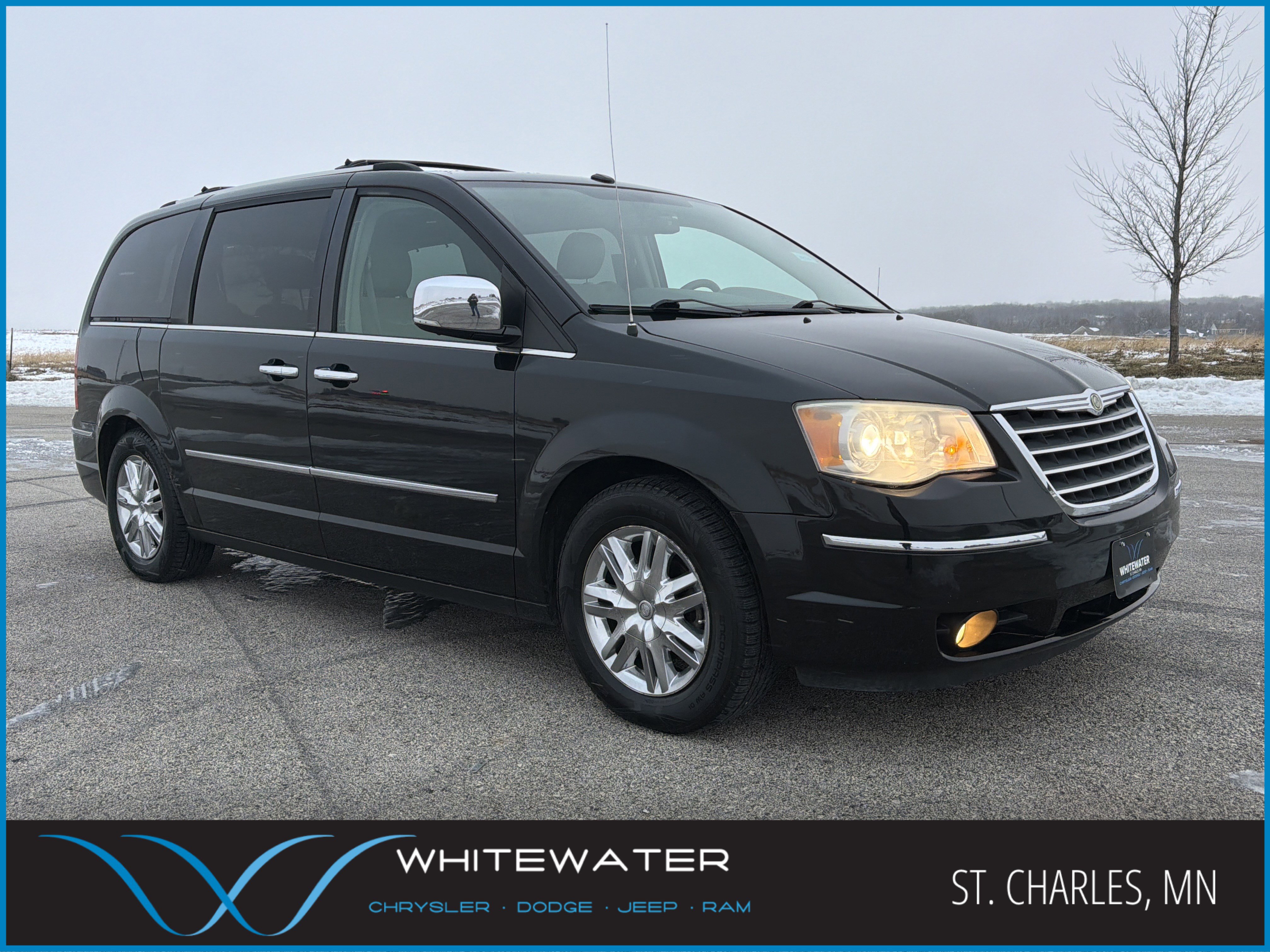 Used 2009 Chrysler Town & Country Limited w/ Entertainment Group #3 image 1