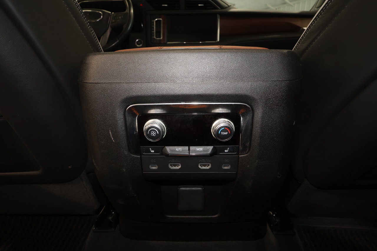 Used 2023 GMC Yukon XL Denali Ultimate AWD/4WD image 35
