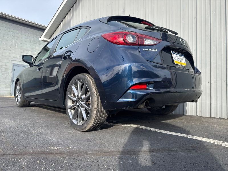Used 2018 MAZDA MAZDA3 Touring image 12