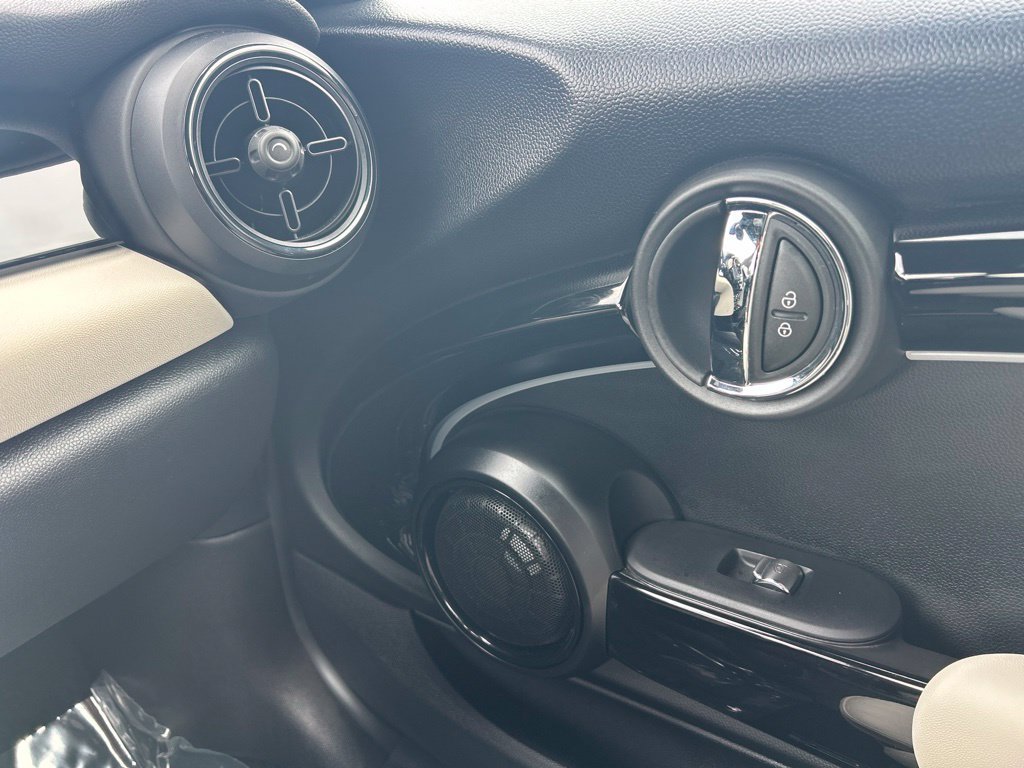 Used 2024 MINI Cooper SE FWD image 16