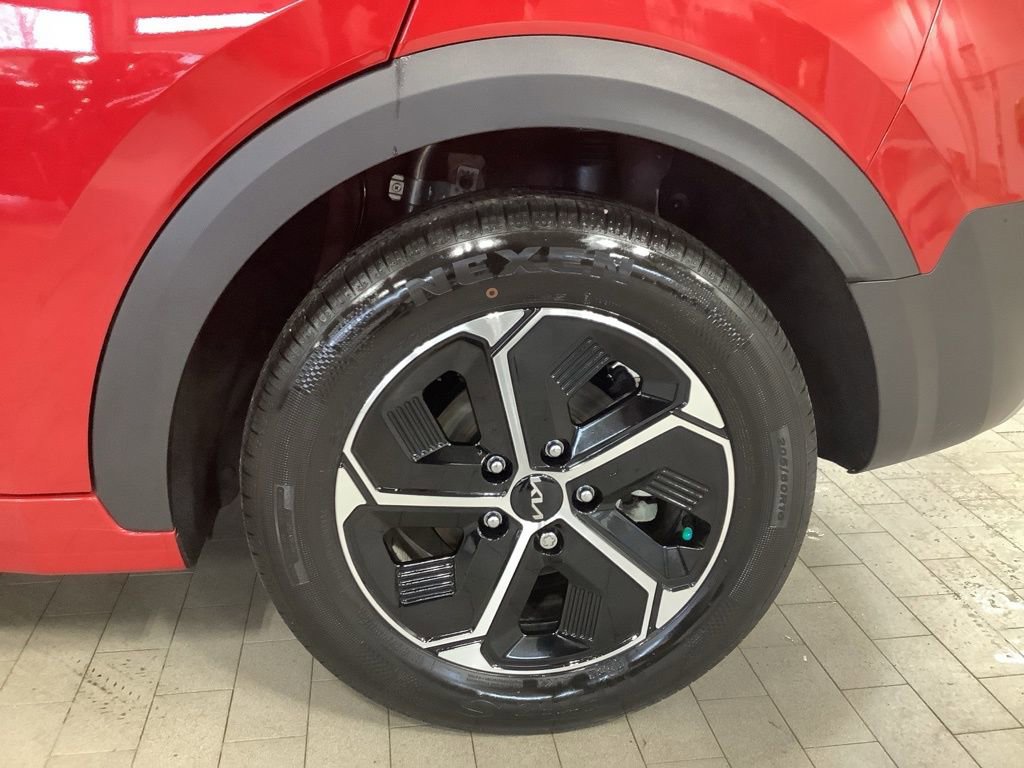 Used 2025 Kia Niro EX image 8