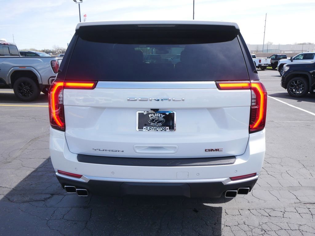 Used 2025 GMC Yukon XL Denali w/ LPO, Floor Liner Package AWD/4WD image 6