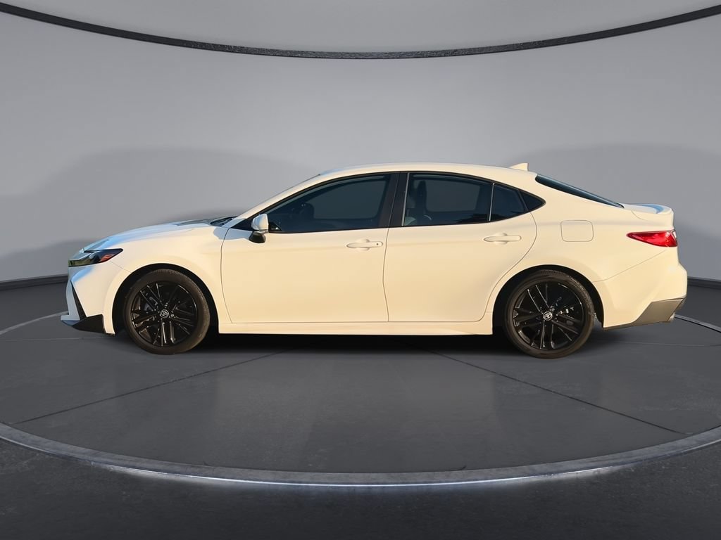 Used 2025 Toyota Camry SE FWD image 5