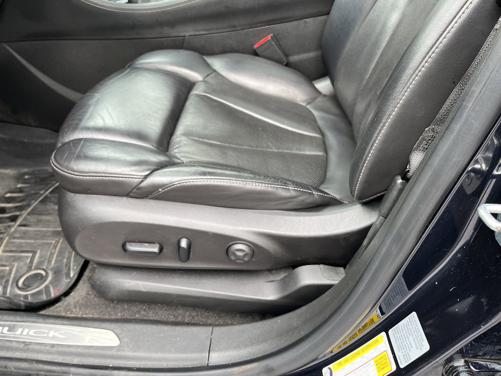 Used 2020 Buick Envision Premium w/ LPO, Interior Luxury Package image 25